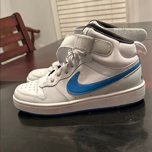 Nike Kids Court Borough Mid 2 High-Top Sneakers in White and Blue